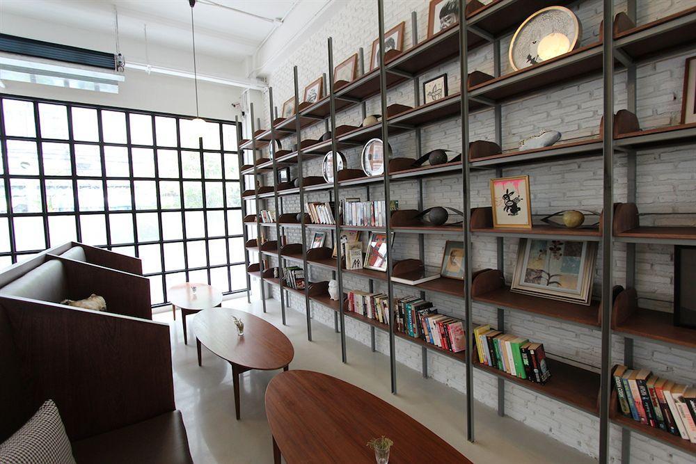 Beat Hotel Bangkok Bagian luar foto