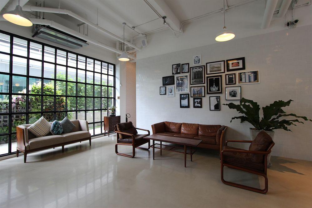 Beat Hotel Bangkok Bagian luar foto